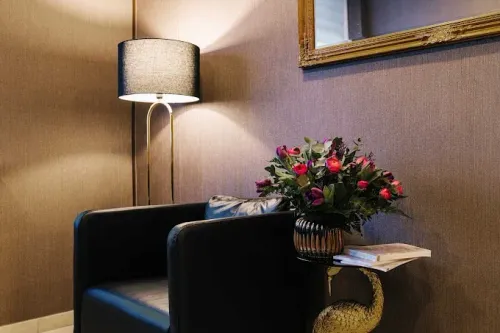 Wartebereich der Zahnarztpraxis an den Planken